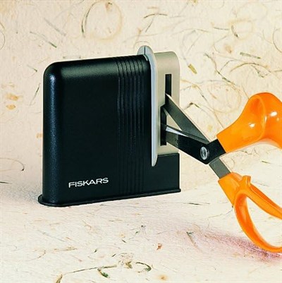 Fiskars Makas bileyici, sağ elini kullananlar için, seramik zımpara başlıkları/plastik gövde, siyah/gri, Clip-Sharp 1000812
