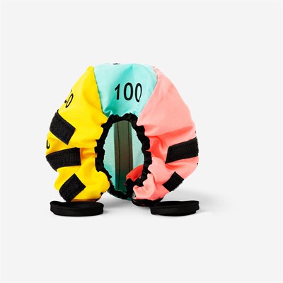 Flying Tiger Copenhagen Şapka ile Top Yakalama Oyunu