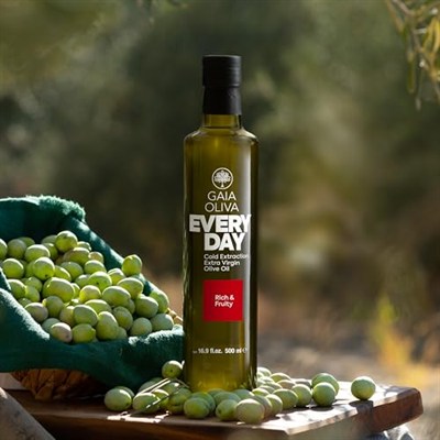 Gaia Oliva Soğuk Sıkım Natürel Sızma Zeytinyağı, Trilye Zeytini, Premium Everyday, 500 ml, Koyu Cam Şişe