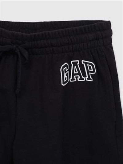 GAP Logolu kısa pantolon