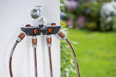 Gardena 4 yollu dağıtıcı: musluğa 4 cihaza kadar bağlantı için, Gardena sulama programlayıcıları ve zamanlayıcıları için uygundur, su akışı düzenlenebilir ve kapatılabilir (8194-20)