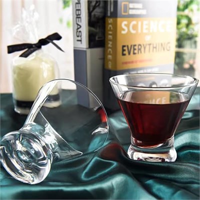 Gencywe 2 Paket Martini Bardağı, 8oz Kristal Kokteyl Bardakları, Martini İçme Bardakları, Bar, Martini, Kozmopolitan, Manhattan, Gimlet, Pisco Sour, Brandy için Elle Üflemeli Sapsız Kokteyl Züccaciye