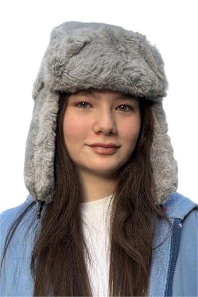 Gri Peluş Pilot Şapka – Kışlık Kulaklıklı Sıcak Tutan Yumuşak Kürk Şapka, Unisex Genç Model