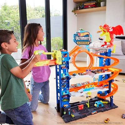 Hot Wheels 2 adet metal araba ile birlikte gelen, 50den fazla 1:64 ölçekli araba için saklama alanına sahip, 4 katlı oyun pisti içeren Hot Wheels Şehri Yeni Ultimate Garaj ile ejderhayı yen, HKX48