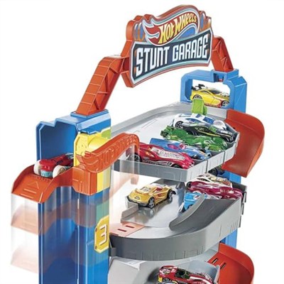 Hot Wheels Akrobasi Garajı Oyun Seti Hot Wheels Maceraya Başlangıç Garajı, 4 Katlı, 3-8 Yaş Arası Çocuklar İçin GNL70 GNL70