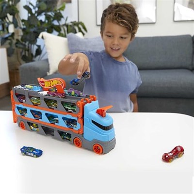 Hot Wheels Sürat Pistli Tır Hot Wheels Sürat Pistli Tır, 3 Adet 1:64 Ölçekli Araba İçerir, 4-8 Yaş Arası Çocuklar İçin GVG37 GVG37
