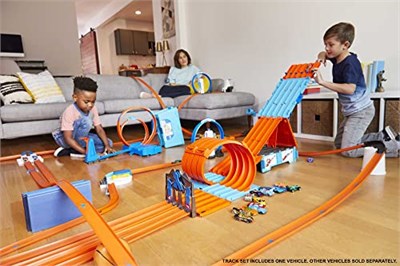 Hot Wheels Yarış Kutusu, tek sette 3 akrobasi heyecanı bulunur, taşınabilir saklama kutusu dahil, 6-10 yaş arası GKT87