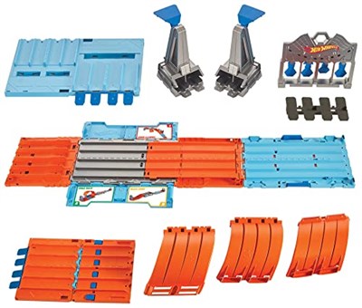 Hot Wheels Yarış Kutusu, tek sette 3 akrobasi heyecanı bulunur, taşınabilir saklama kutusu dahil, 6-10 yaş arası GKT87