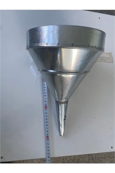 Huni Mazot,benzin, Yağ Aktarma Metal Süzgeçli 23 Cm Süzgeç Su Geçirmez Özelliktedir.