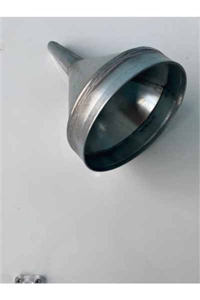 Huni Mazot,benzin, Yağ Aktarma Metal Süzgeçli 23 Cm Süzgeç Su Geçirmez Özelliktedir.