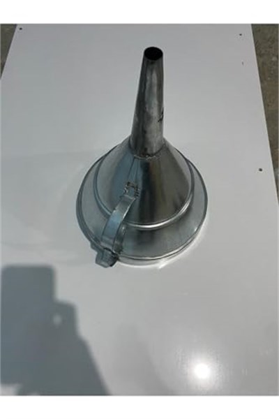 Huni Mazot,benzin, Yağ Aktarma Metal Süzgeçli 23 Cm Süzgeç Su Geçirmez Özelliktedir.