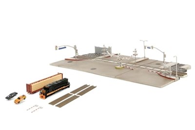 Jada Toys Hızlı ve Öfkeli Tren Sahnesi - Diorama 2 Nano Model Araba (Dodge Charger ve Toyota Supra), Tren ve Hızlı ve Öfkeli Filminin Final Yarış Sahnesi için Aksesuarlar Dahil, 8 Yaş ve Üzeri