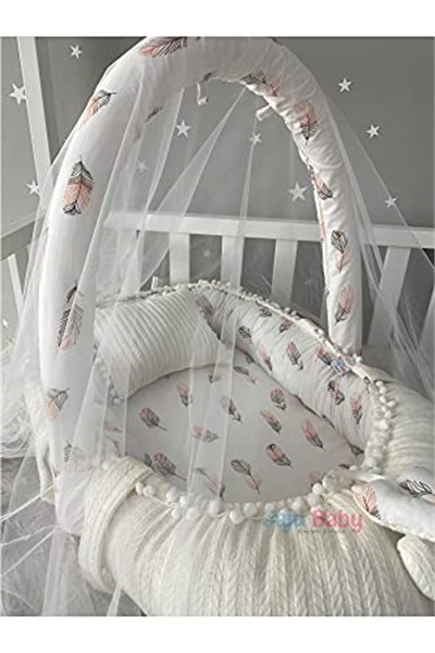 Jaju Baby Beyaz Örgü Pike Kumaş ve Tüy Desen Kumaş Ponponlu Babynest Oyuncak Aparat ve Tül Set