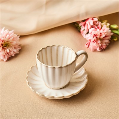 Karaca Daisy Kahve Fincanı ve Tabağı 90 ml