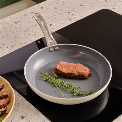 Karaca Swiss Crystal Creamy Metal Tava 20 cm