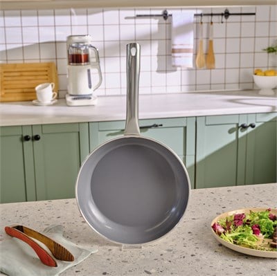 Karaca Swiss Crystal Creamy Metal Tava 22 cm