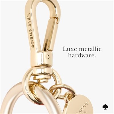 kate spade new york AirTag Charm Anahtarlık - Çantalar, Bagajlar, Anahtarlar ve Daha Fazlası için Lüks Altın Yüzük Klipsli Kalp Şekilli AirTag Tutucu - Klasik Kırmızı