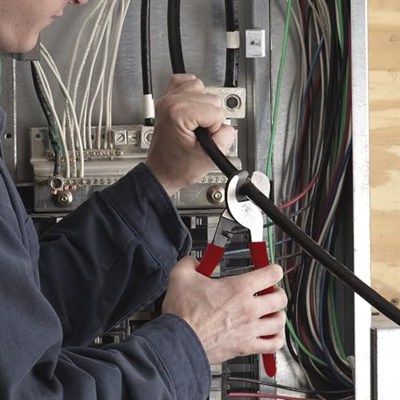 Klein Tools Journeyman J63050 kablo kesici, alüminyum, bakır ve iletişim kablosunu keser, makas çeneli, küçük