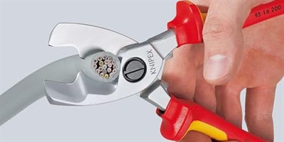 Knipex kablo makası, çift kesici kenarlı, krom kaplamalı, çok bileşenli manşonlarla izole edilmiş, VDE onaylı 200 mm 95 16 200