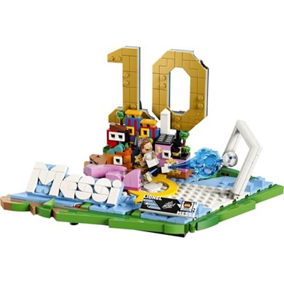LEGO Editions Lionel Messi – Unutulmaz Futbol Anları 43011 | 10 Yaş ve Üzeri Çocuklar için Minifigür ve Koleksiyonluk Levha İçeren Oyuncak Yapım Seti, Hediye Fikri (500 Parça)