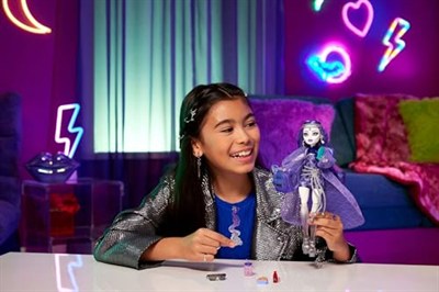 MONSTER HIGH SPECTRA VONDERGEIST Bebek Evcil gelinciği Rhuen ve aksesuarlarıyla Monster High Spectra Vondergeist bebek HXH77