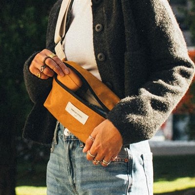 Native Union W.F.A Crossbody Çanta - 1,5 L Sürdürülebilir Modern ve Minimalist Günlük Taşıma Gizli Hızlı Erişim Cepli