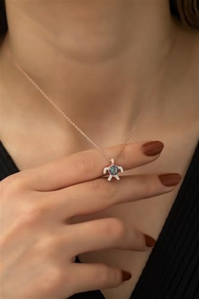 NEREZE 925 Ayar Gümüş Mistik Topaz Taşlı Minik Kaplumbağa Kolye Kadın Gümüş Kolye