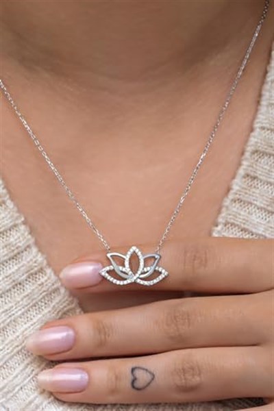 NEREZE 925 Ayar Gümüş Rodyumlu Lotus Çiçeği Kolye