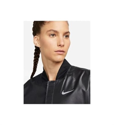 NIKE Swoosh Run Kadın Koşu Ceketi Siyah/beyaz Kadın Beden Medium M, siyah, M M
