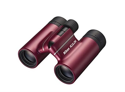 Nikon Aculon T02 8x21 dürbün (8li, 21 mm ön lens çapı), kırmızı