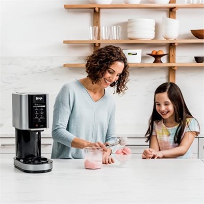 NINJA Creami NC301LAA Dondurma Makinesi Karışımları Smoothies Shakes Shakes Smoothies 7 Tek Dokunuşlu Programlar Kapaklı 2 Kap Kompakt Boyut Gümüş