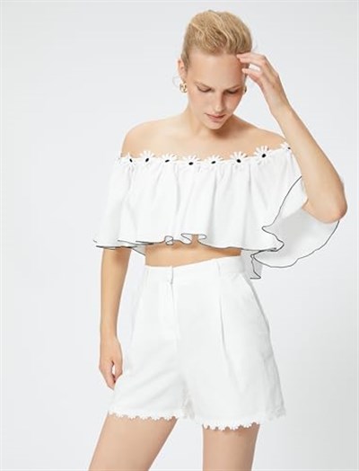 Omzu Açık Volanlı Crop Bluz