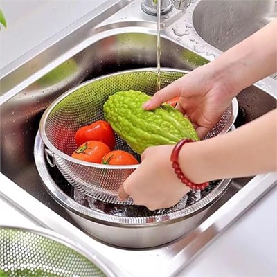 Orret Home Paslanmaz Çelik Ayaklı Çift Kulplu Süzgeç – Mutfak İçin Metal Sebze, Meyve ve Pirinç Yıkama Süzgeci, Dayanıklı Ayaklı Metal Süzek (28 Cm) - Bedenler: 22 Cm, 25 Cm, 28 Cm, 31 Cm