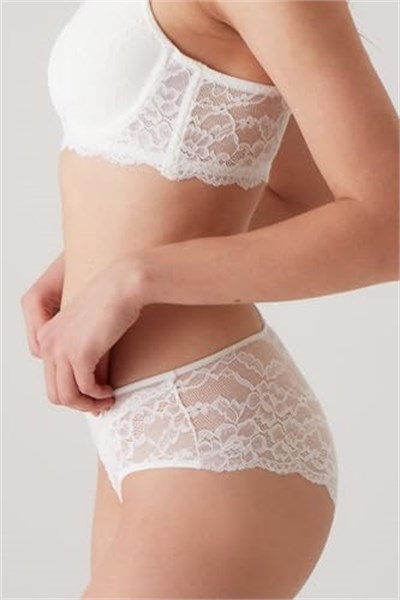 Pierre Cardin Ekru 4792002 Yüksel Belli Dantelli Tekli Slip (Ağ Kısmı Pamuklu)
