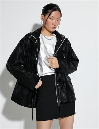 Pocket and Ziiper Detail Hooded Oversized Raincoat