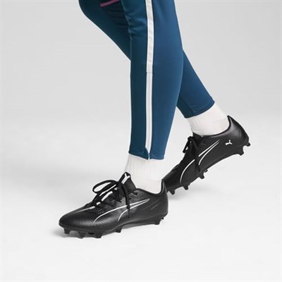 PUMA Ultra 5 Play Fg/Ag Futbol ayakkabısıUnisex Yetişkin