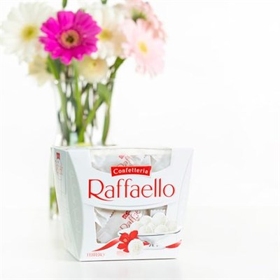RAFFAELLO çikolata kutusu 150 gr