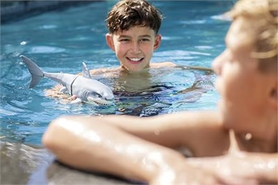 Robo Alive Büyük Beyaz Köpekbalığı Serisi 1 Zuru, Pille Çalışan Robotik Işıklı Köpekbalığı Oyuncağı, Yaz Havuz Oyuncağı, Banyo Oyuncağı