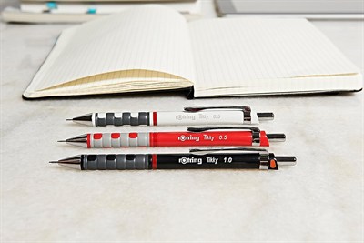 rOtring Tikky Mekanik Kurşun Kalem, Uç ve Silgi Seti, 0,7 mm Kalem, 2B Uç, Orta Boy Silgi, Beyaz, 3lü Set