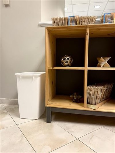 Rubbermaid Küçük Mutfak Banyo Çöp Kovası, Lavabo Altı Çöp Sepeti, Plastik, Beyaz, 9 Galon