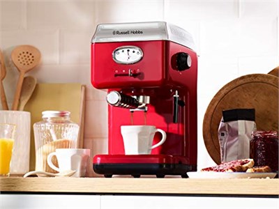 Russell Hobbs 28250-56 Espresso Kahve Makinesi, Retro Kırmızı Süzgeç, 15 Bar, 2 Fincan Başlığı, 1.1 L Çıkarılabilir Su Tankı, - Seçenekler: Espresso makinesi, X El mikseri, X cam blender, X blender...