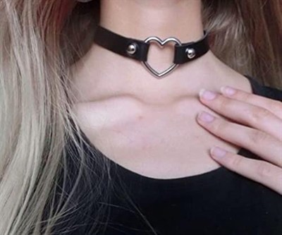 Siyah Deri Tasma Kalp 35 cm Choker Bayan Kolye Takı Aksesuar