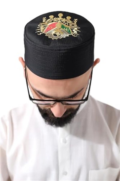 Siyah Kapitone Osmanlı Arma Nakışlı Kalıp Namaz Takkesi