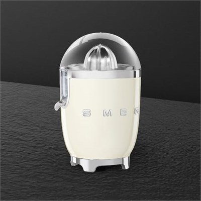 Smeg, Elektrikli narenciye sıkacağı CJF11CREU, damlamaz çıkış ve evrensel koni, kaymaz ayaklar, filtre süzgeci ve sıkma konisi, paslanmaz çelik, 70 W, krem