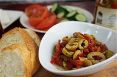 Tariş Memecik Yeşil Zeytin Salatası 370ml