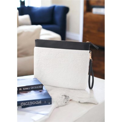 The Mia Peluş Clutch Çanta Beyaz 26x33 Cm