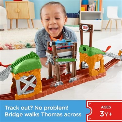 THOMAS & FRIENDS Fisher-Price ve Arkadaşları Yürüyen Köprü Tren Seti, Okul Öncesi Çağdaki Çocuklar İçin Motorlu Tren İçeren Oyun Seti GHK84