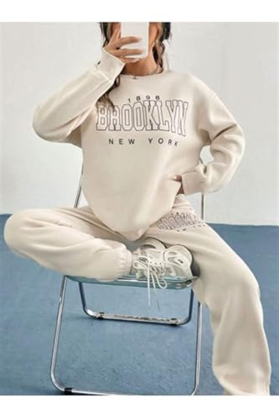 TrendSeninle Kadın Bej 1898 Brooklyn Baskılı Oversize Alt Üst Eşofman Takımı