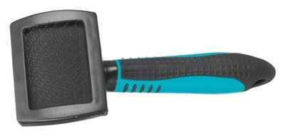 TRIXIE Yumuşak metal kıllı yumuşak fırça – kauçuk plastik sap – kıvırcık saç, uzun saç, kısa saç ve kaba saçlar için – siyah/mavi – 7 x 16 cm – 24131