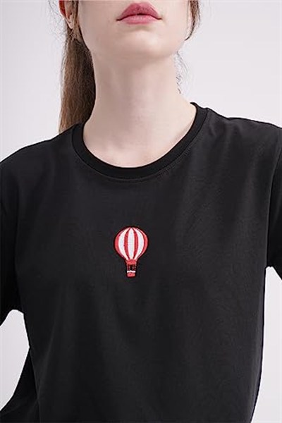 TSC HOUSE Uçan Balon Nakışlı Bisiklet Yaka Tişört Üniseks Yetişkin